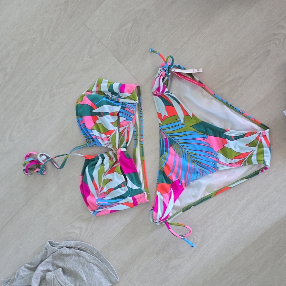 Xhiliration Tropical Cutout 2 Piece